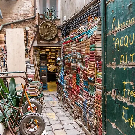 Doge's Pantheon & St.mark School In Hidden شقة *